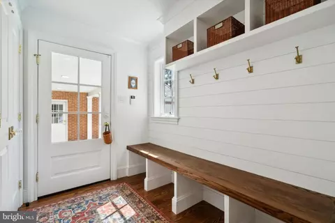 Entry Way - 302 Valley Pl, Wayne, PA 19087 photo 5 of 6