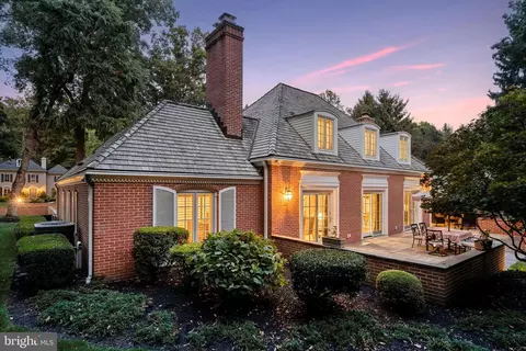Exterior - 302 Valley Pl, Wayne, PA 19087 photo 18 of 18