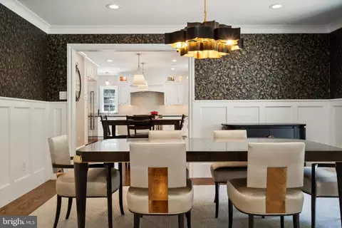 Dining - 302 Valley Pl, Wayne, PA 19087 photo 2 of 4
