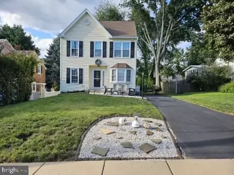 157 E Scenic Rd, Springfield, PA 19064