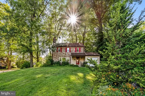 100 Old Forest Rd, Wynnewood, PA 19096
