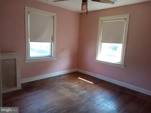 Bedroom - 3 S Brighton Ave, Upper Darby, PA 19082 photo 3 of 4