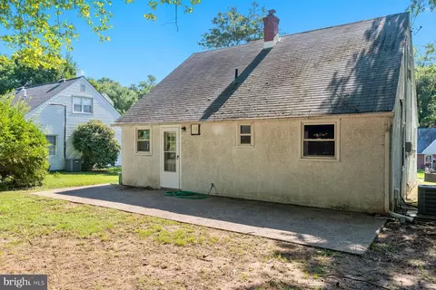 Exterior - 108 E Garrison Rd, Brookhaven, PA 19015 photo 10 of 12
