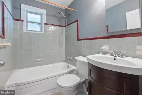 Bath - 108 E Garrison Rd, Brookhaven, PA 19015 photo 1 of 1