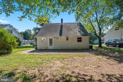 Exterior - 108 E Garrison Rd, Brookhaven, PA 19015 photo 9 of 12