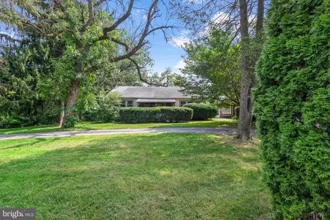 239 W Knowlton Rd, Media, PA 19063