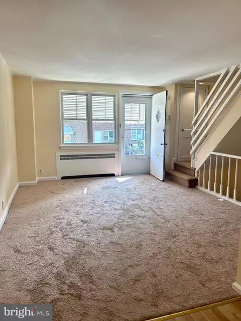 Living - 562 Snowden Rd, Upper Darby, PA 19082 photo 1 of 2