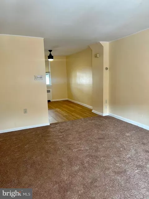 Living - 562 Snowden Rd, Upper Darby, PA 19082 photo 2 of 2