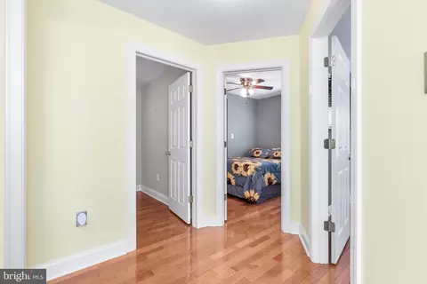 Entry Way - 497 Cherry Tree Rd, Aston, PA 19014 photo 2 of 2