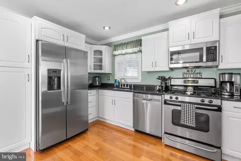 Kitchen - 497 Cherry Tree Rd, Aston, PA 19014 photo 3 of 4