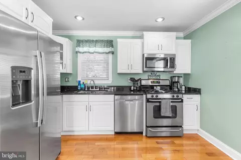 Kitchen - 497 Cherry Tree Rd, Aston, PA 19014 photo 4 of 4