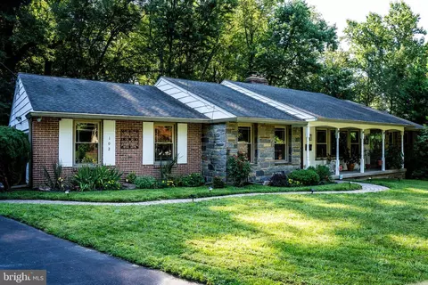 102 Brent Dr, Wallingford, PA 19086