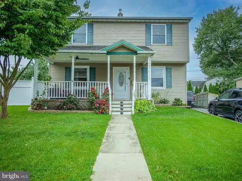 135 S Love Ln, Norwood, PA 19074