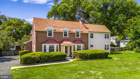 415 Golfview Rd, Wallingford, PA 19086