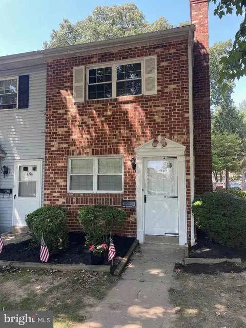 1324 Rolling Glen Dr, Boothwyn, PA 19061