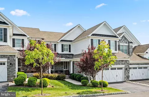 3845 Meadow View Farm Rd, Newtown Square, PA 19073