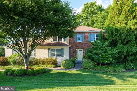 4105 Naamans Creek Rd, Ogden, PA 19061