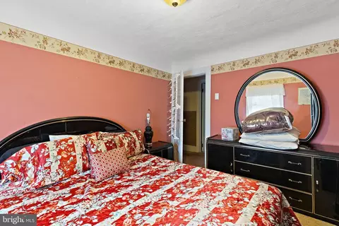 Bedroom - 8525 Monroe Ave, Upper Darby, PA 19082 photo 1 of 2