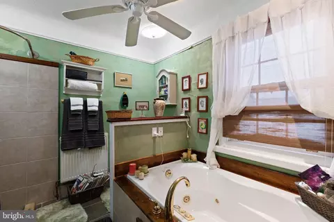 Bath - 8525 Monroe Ave, Upper Darby, PA 19082 photo 2 of 2