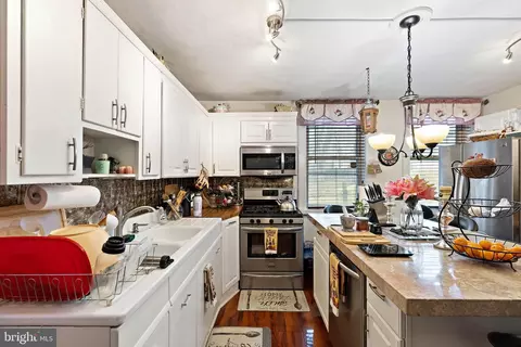 Kitchen - 8525 Monroe Ave, Upper Darby, PA 19082 photo 2 of 2