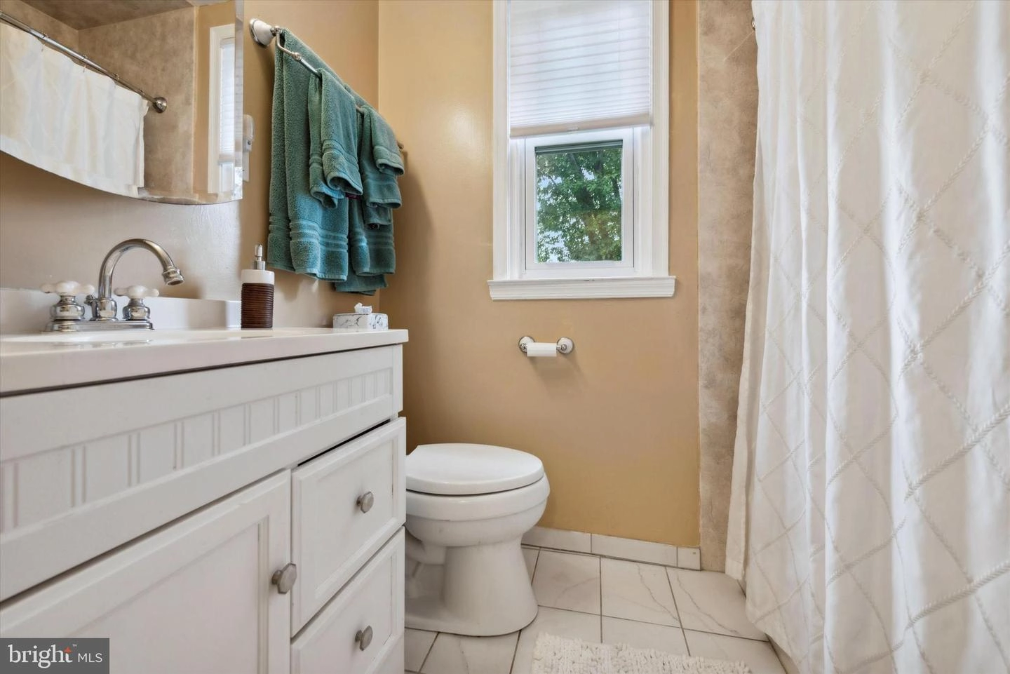 Bath - 500 E Lancaster Ave #119D, Wayne, PA 19087 photo 2 of 2
