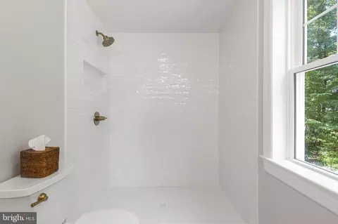 Bath - 807 Eagle Rd, Wayne, PA 19087 photo 5 of 7