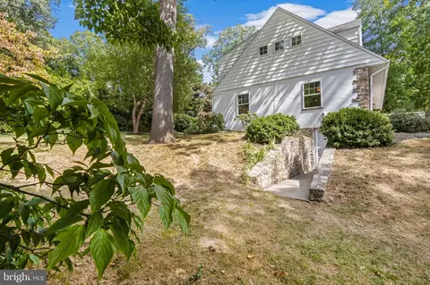 Exterior - 807 Eagle Rd, Wayne, PA 19087 photo 5 of 13
