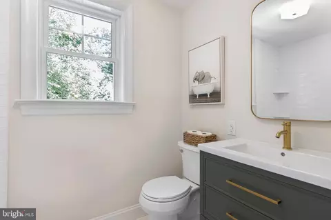 Bath - 807 Eagle Rd, Wayne, PA 19087 photo 4 of 7