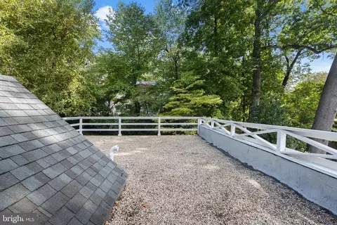 Exterior - 807 Eagle Rd, Wayne, PA 19087 photo 4 of 13