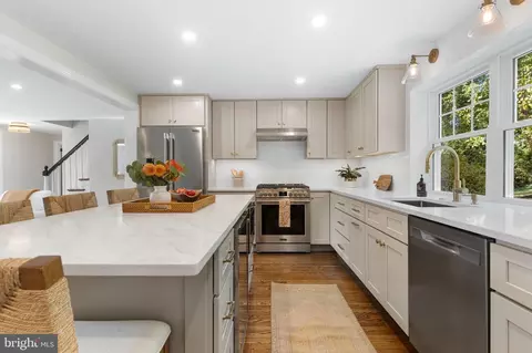 Kitchen - 807 Eagle Rd, Wayne, PA 19087 photo 4 of 8