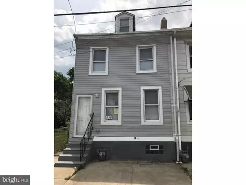 220 Kerlin St, Chester, PA 19013