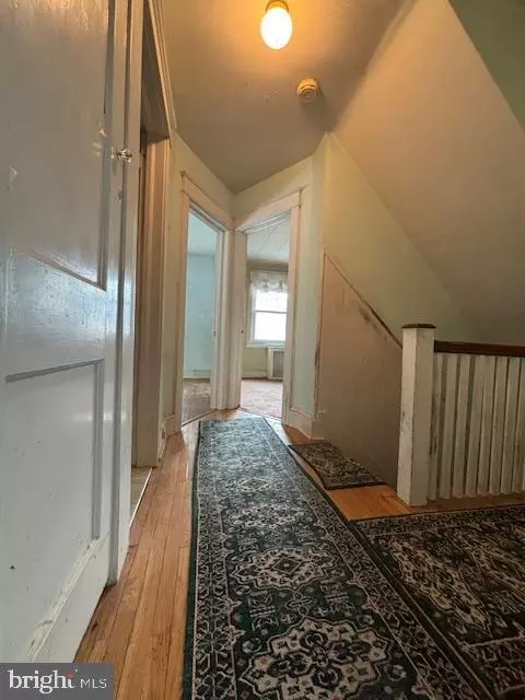 Entry Way - 423 Spruce Ave, Upper Darby, PA 19082 photo 3 of 6