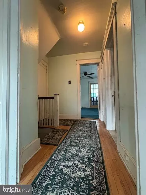 Entry Way - 423 Spruce Ave, Upper Darby, PA 19082 photo 2 of 6