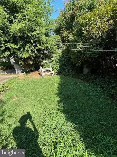 Exterior - 423 Spruce Ave, Upper Darby, PA 19082 photo 3 of 3