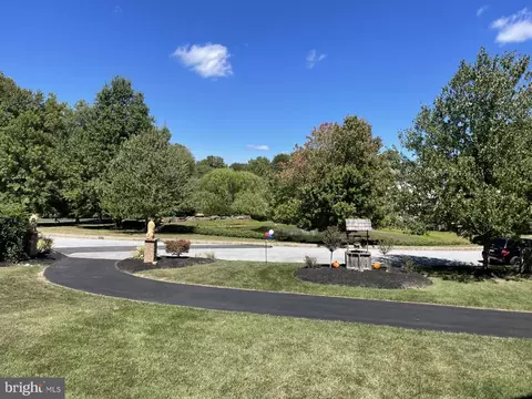 1135 Darczuk Dr, Garnet Valley, PA 19060