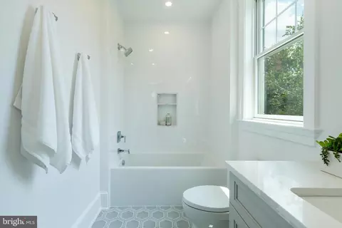 Bath - 309 Overhill Rd, Wayne, PA 19087 photo 17 of 17