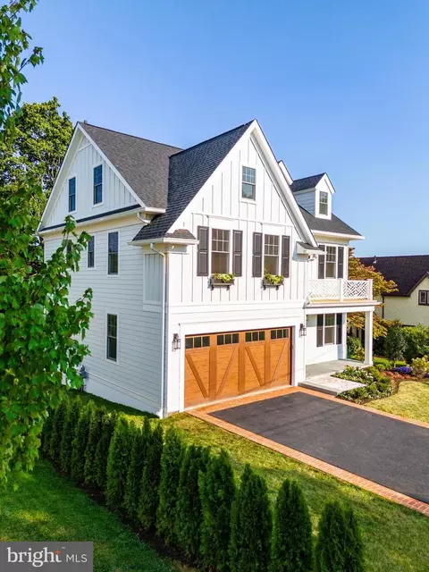 Exterior - 309 Overhill Rd, Wayne, PA 19087 photo 4 of 11