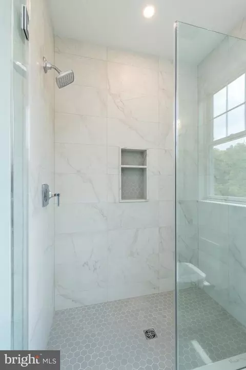 Bath - 309 Overhill Rd, Wayne, PA 19087 photo 13 of 17