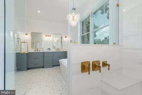 Bath - 309 Overhill Rd, Wayne, PA 19087 photo 6 of 17
