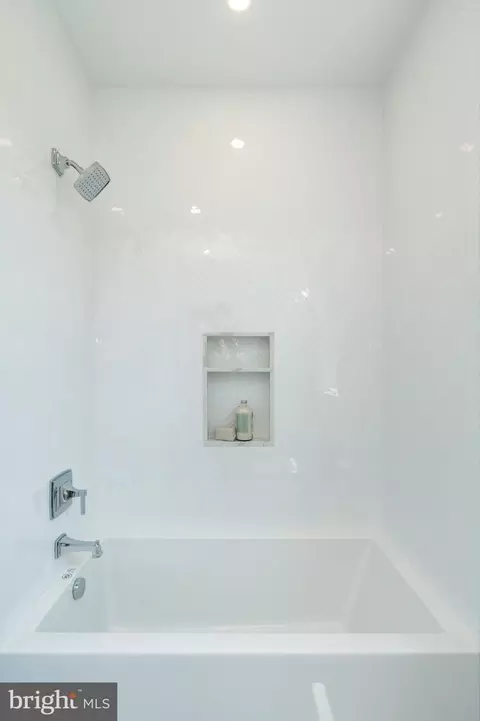 Bath - 309 Overhill Rd, Wayne, PA 19087 photo 16 of 17