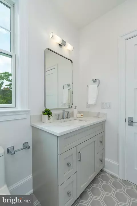 Bath - 309 Overhill Rd, Wayne, PA 19087 photo 15 of 17