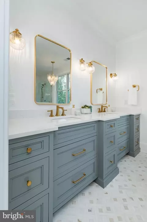 Bath - 309 Overhill Rd, Wayne, PA 19087 photo 8 of 17