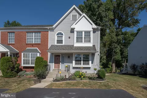 29 Victoria Dr, Aston, PA 19014