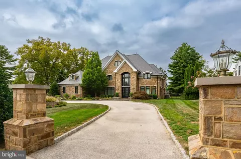2 Dartmouth Ln, Haverford, PA 19041