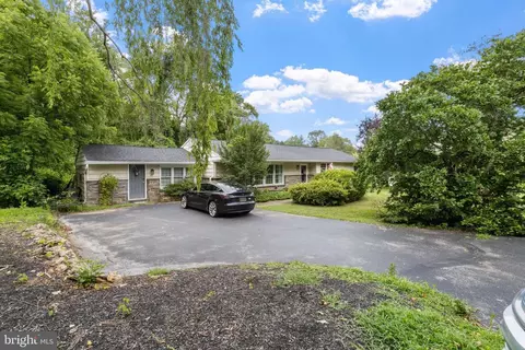 694 S Bryn Mawr Ave, Bryn Mawr, PA 19010