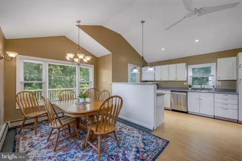 Dining - 405 Ryanard Rd, Wallingford, PA 19086 photo 2 of 2