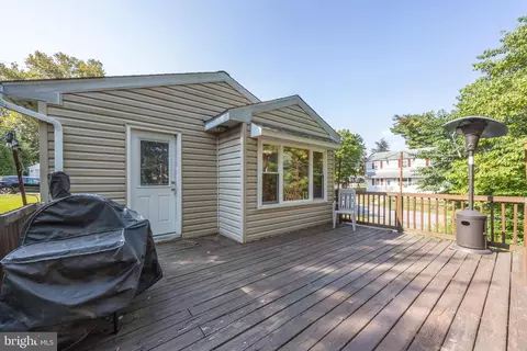 Exterior - 405 Ryanard Rd, Wallingford, PA 19086 photo 5 of 8
