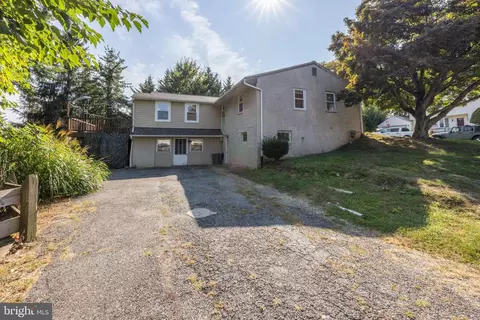 Exterior - 405 Ryanard Rd, Wallingford, PA 19086 photo 3 of 8