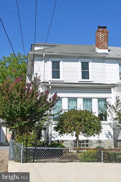 556 Larchwood Ave, Upper Darby, PA 19082