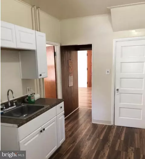 1121 Washington Ave, Marcus Hook, PA 19061 photo 2